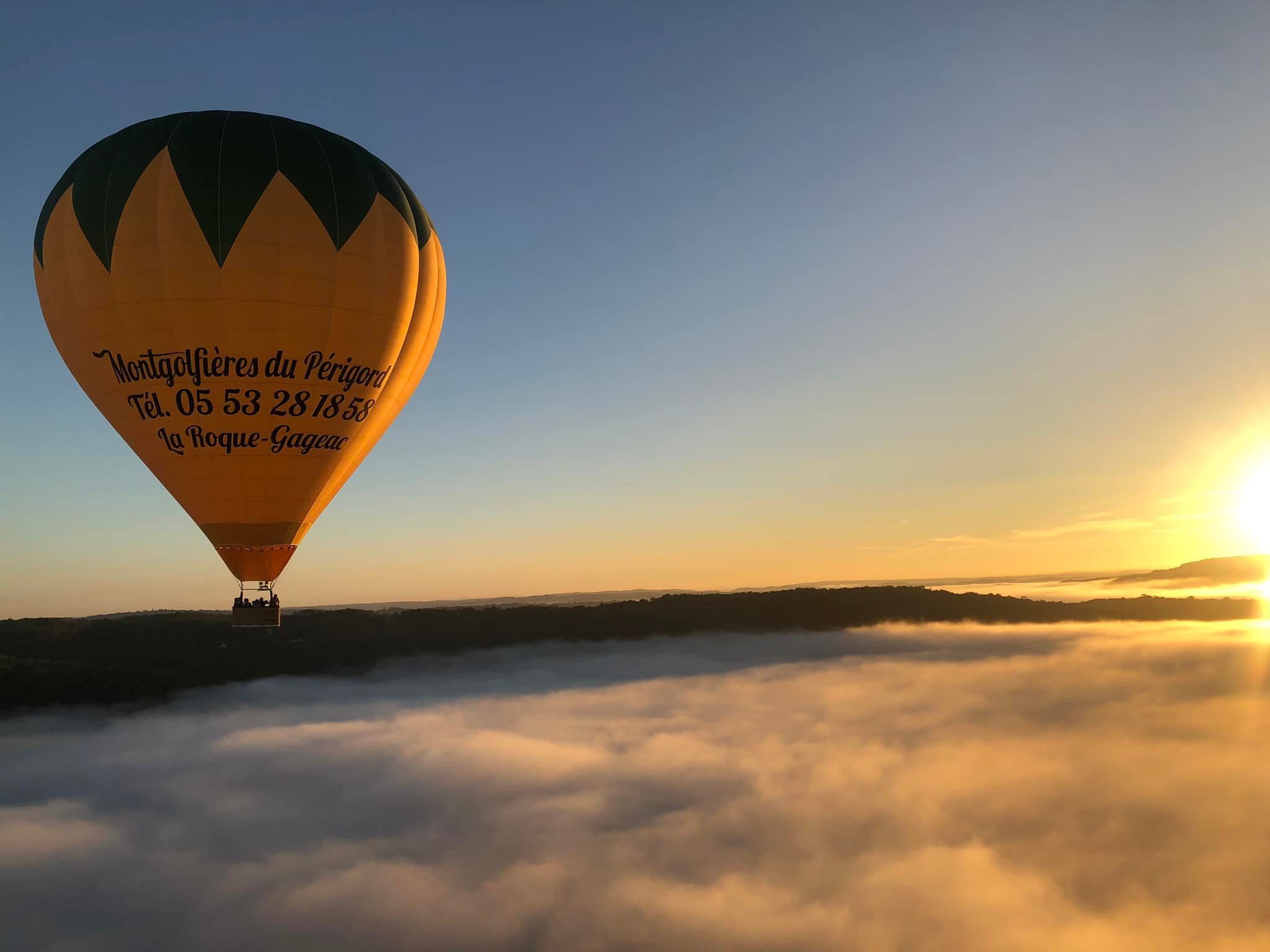 vol touristique matinale montgolfière perigord activite insolite dordogne vallee perigord noir 2